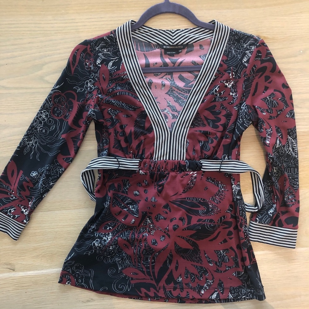 BCBG stretch top with tie back